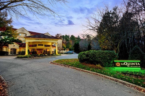 La Quinta Inn & Suites by Wyndham Raleigh Crabtree image 29